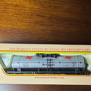 IHM Mobilgas HO Scale Tanker Train Car (New)